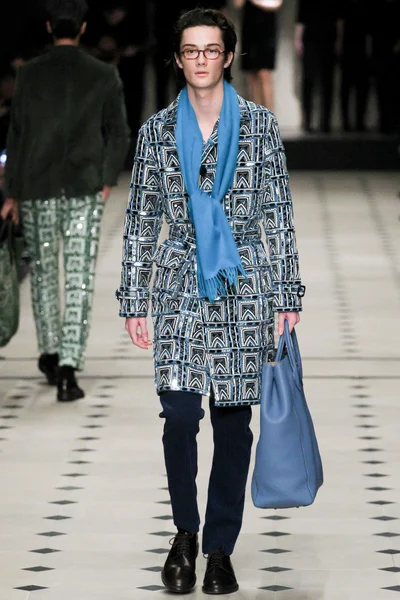 Look 48